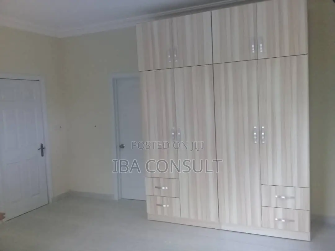 4bdrm House in Adenta for sale