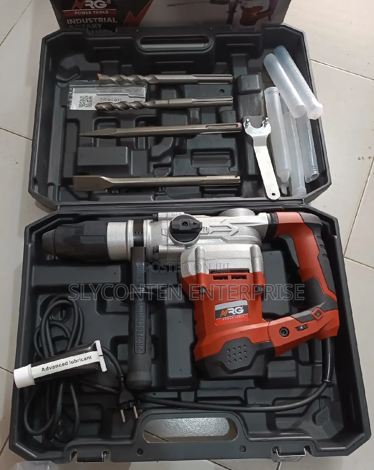 NRG 1600w Drilling Chiseling Machine