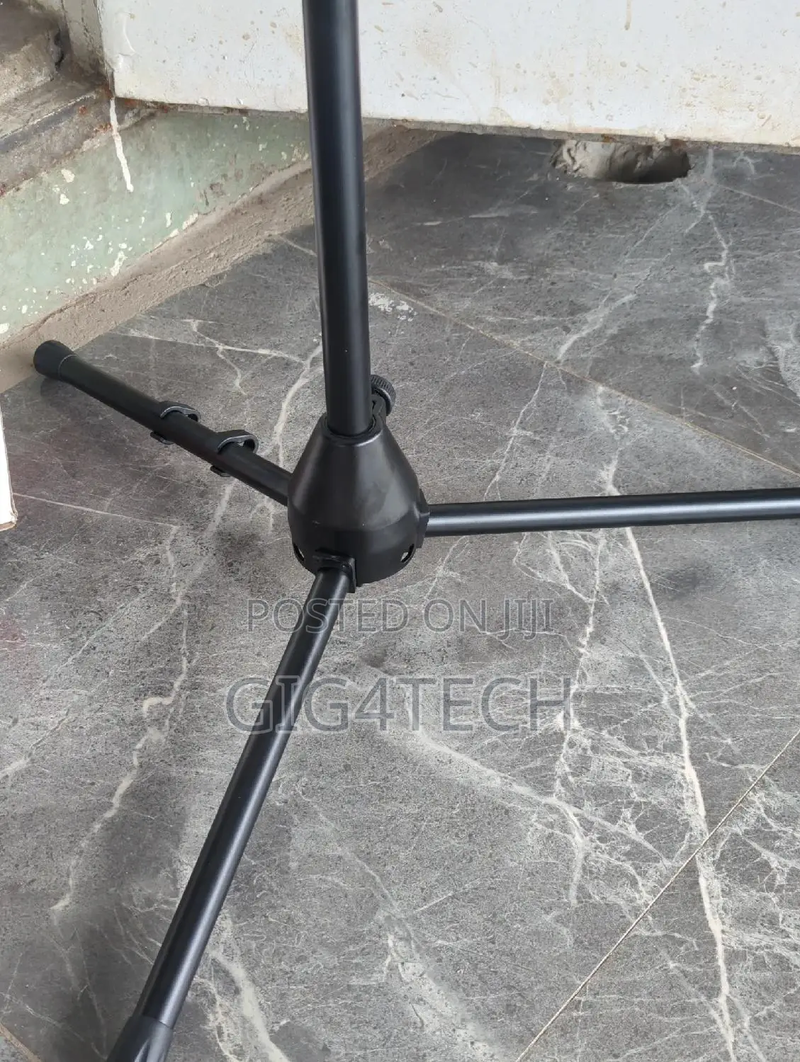 Heavy Duty Microphone Stand With Quick Release