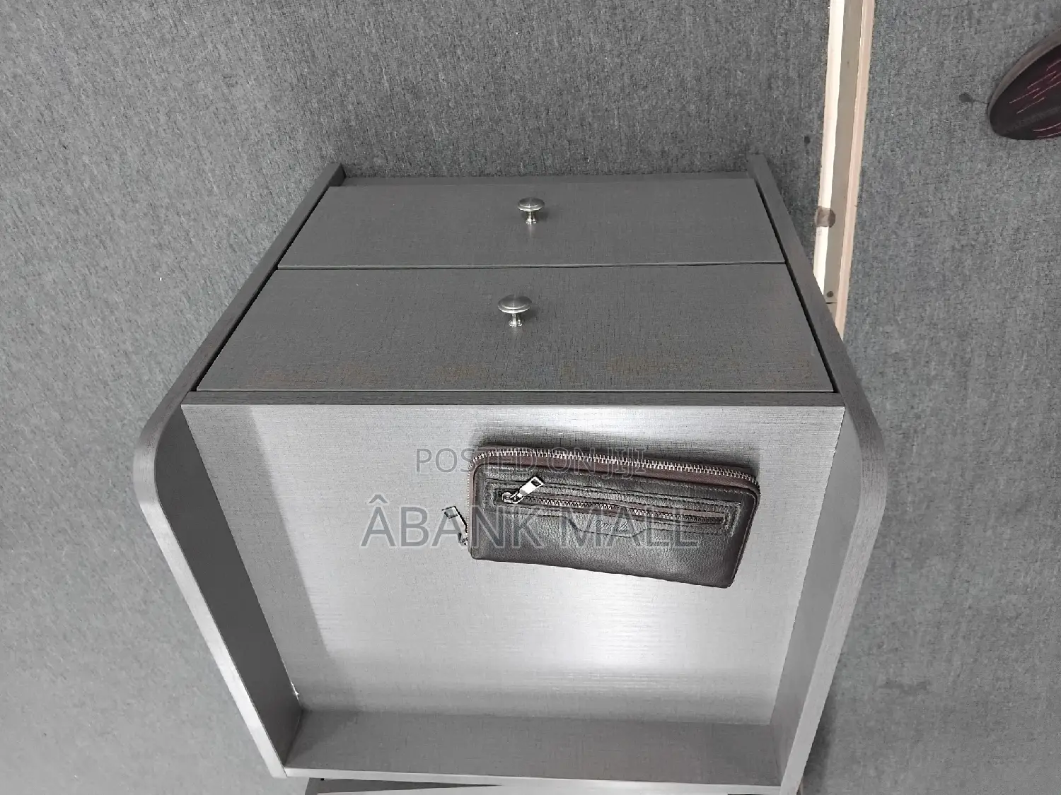 Side Drawer