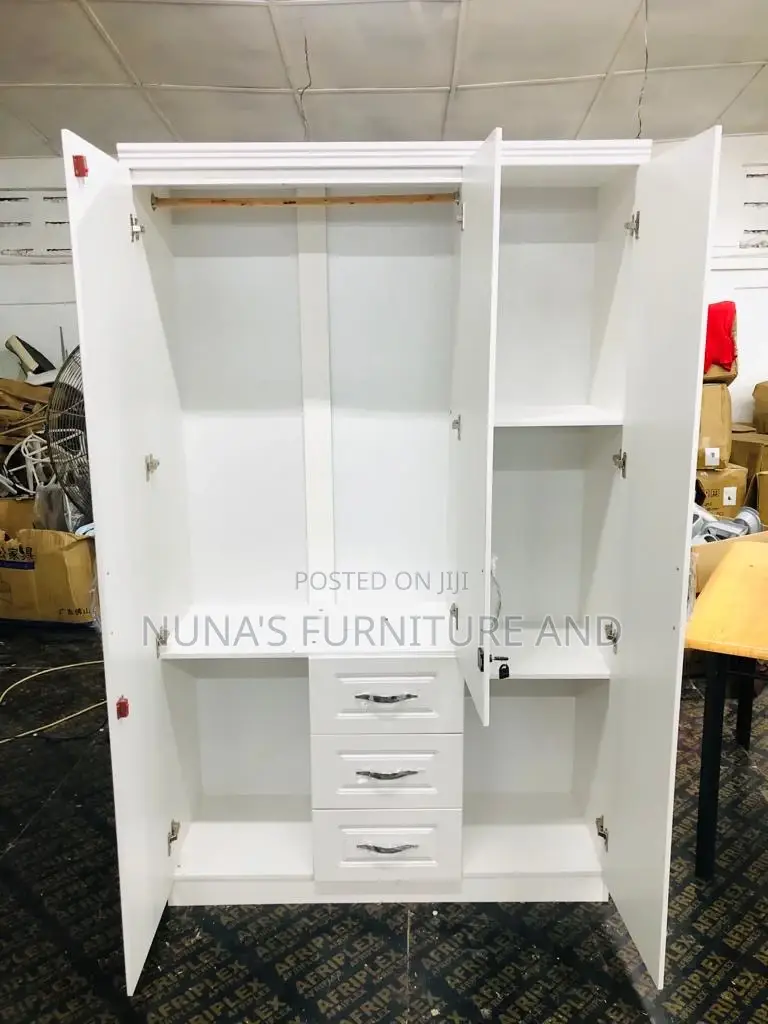 3 Doors Wardrobe With Mirror