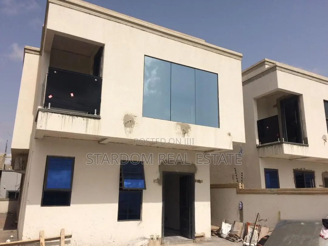 4bdrm Duplex in East Legon for sale