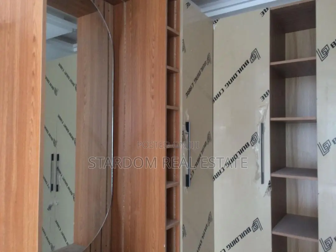 4bdrm Duplex in East Legon for sale