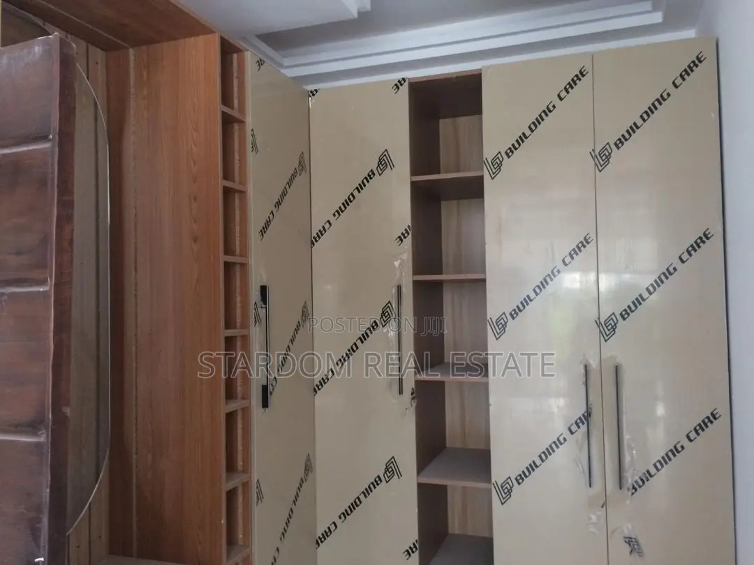 4bdrm Duplex in East Legon for sale