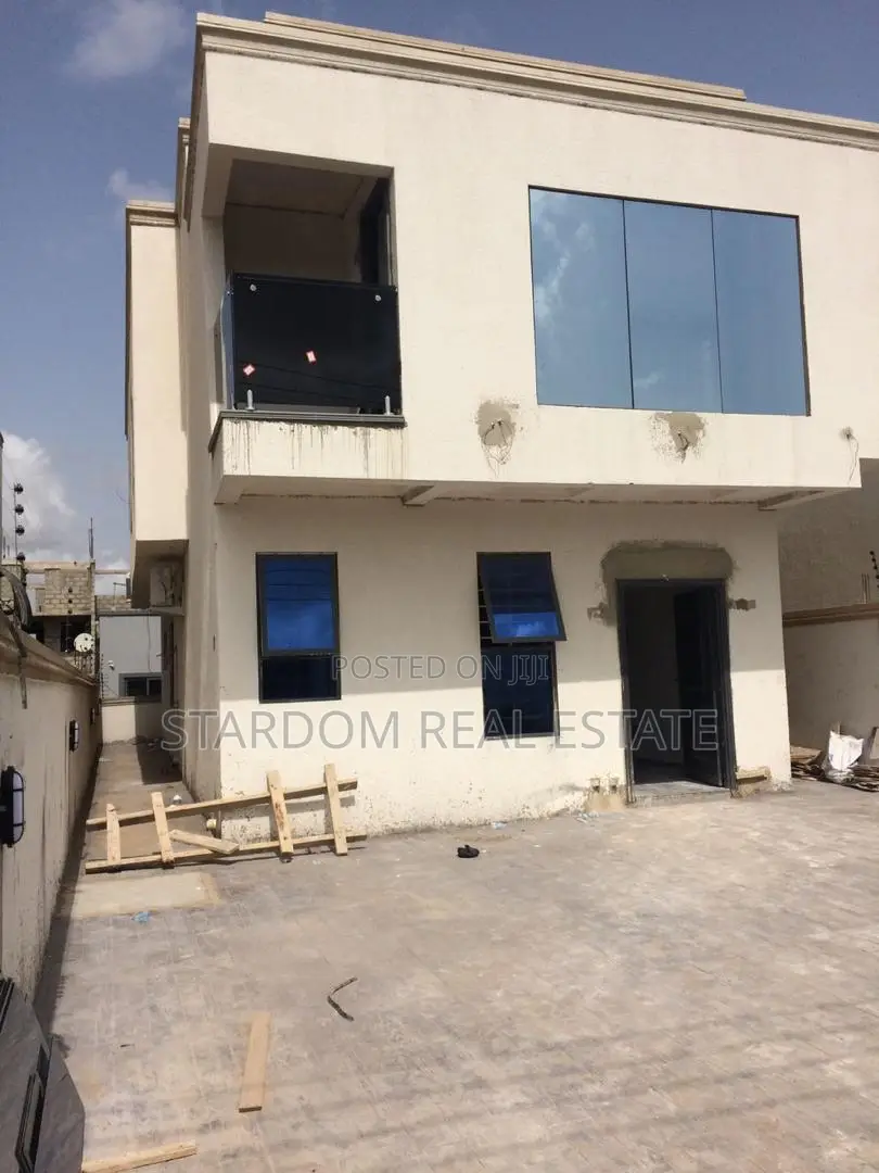 4bdrm Duplex in East Legon for sale