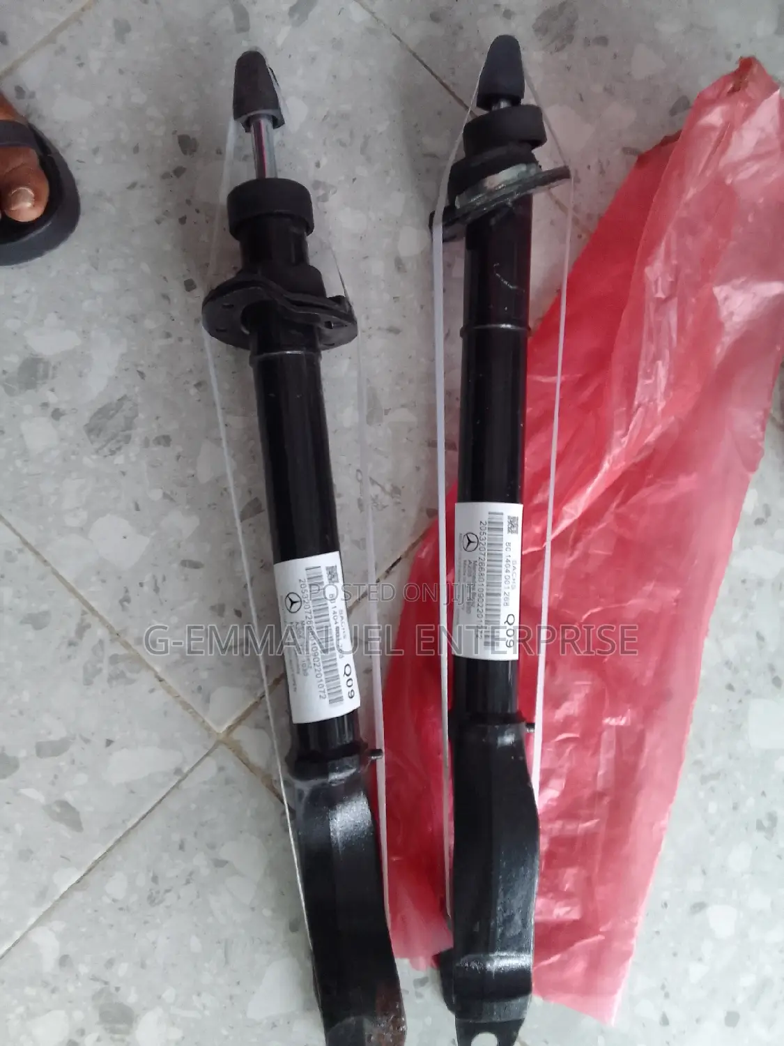 Mercedes Benz C300 2013-15 Front Shock Absorbers. Original.