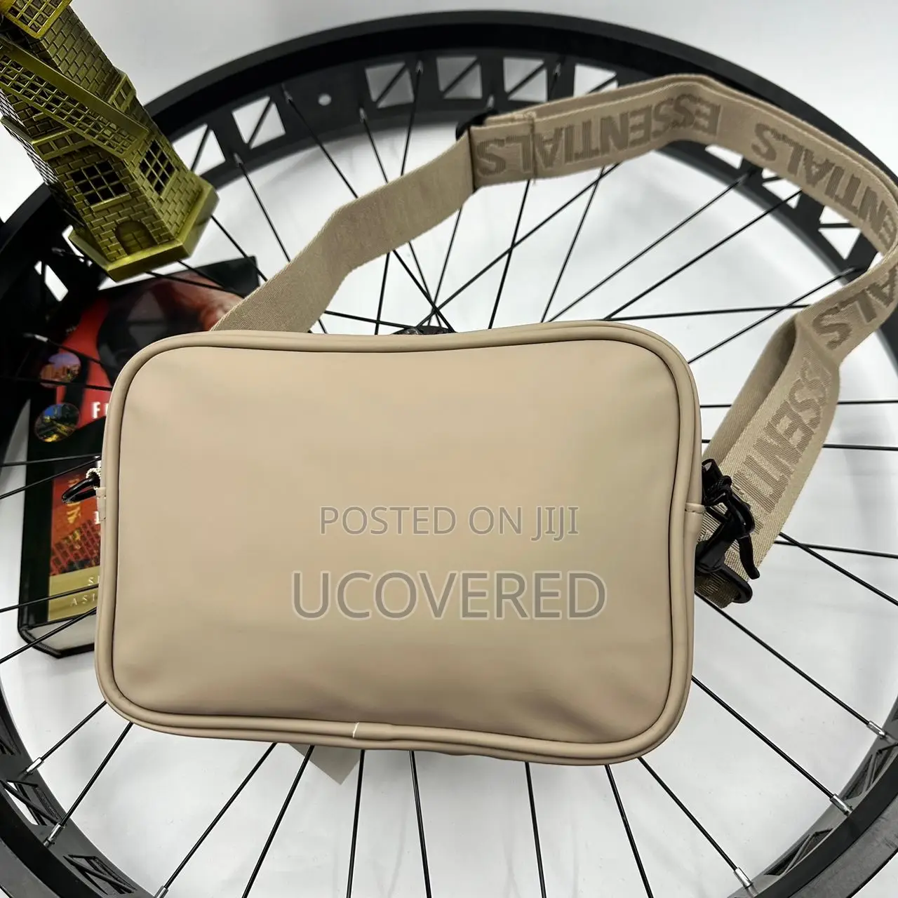 Essential Leather Side/Shoulder Bag