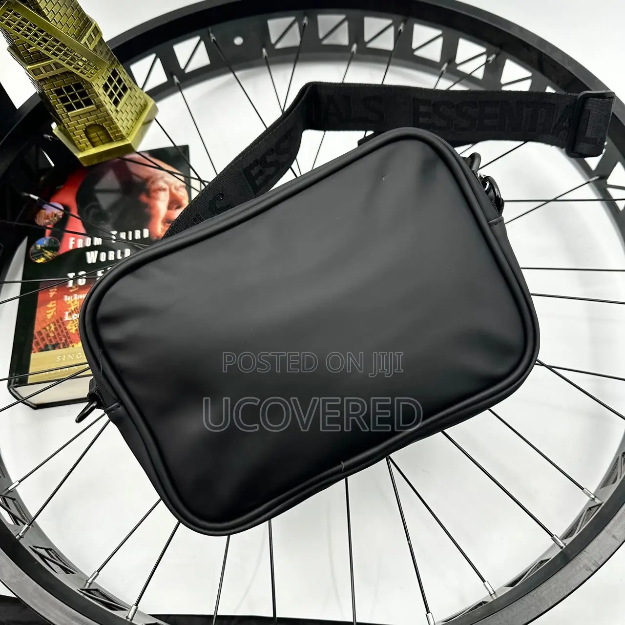 Essential Leather Side/Shoulder Bag