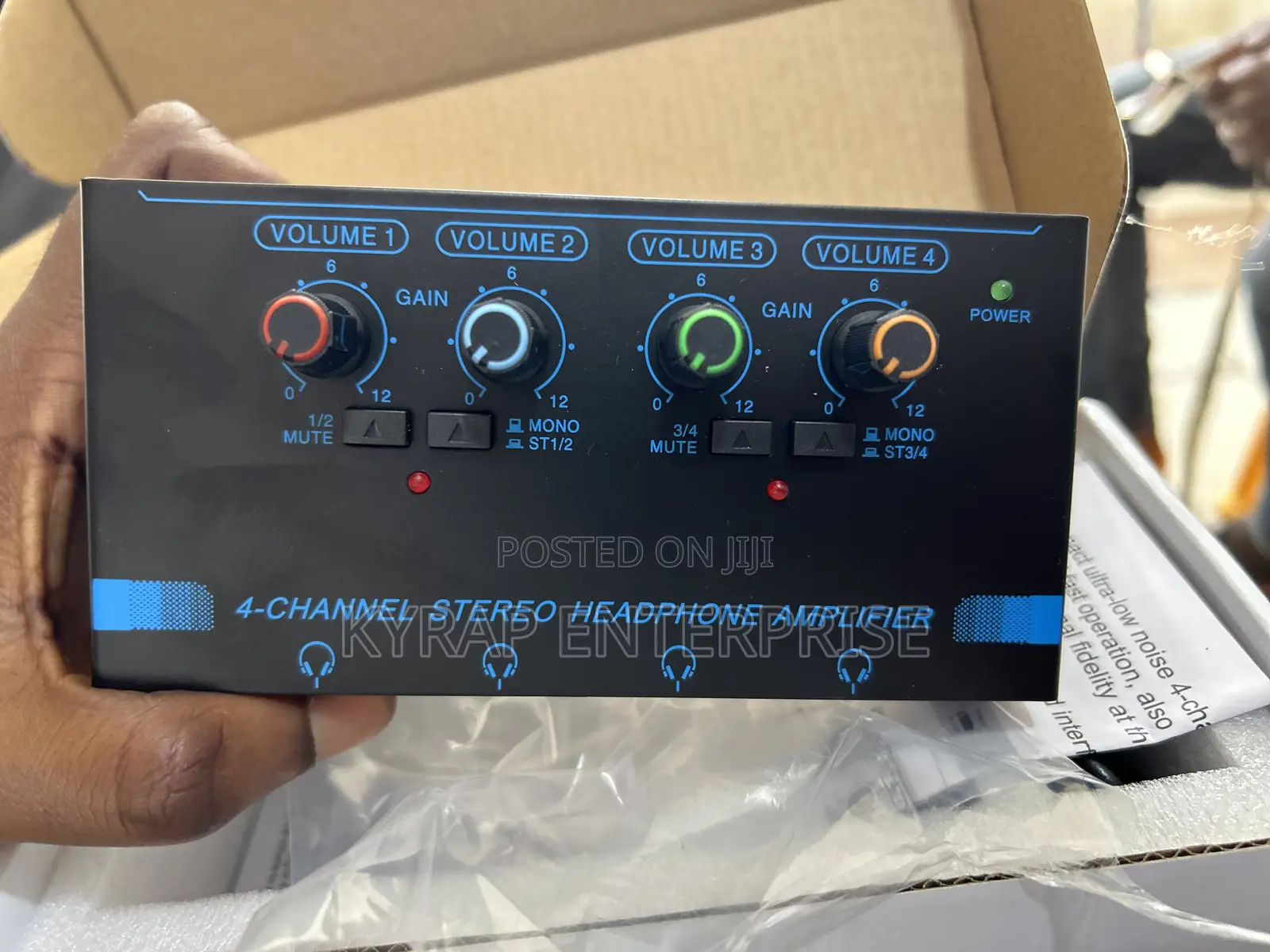 4 Channel HEADPHONES Splitter