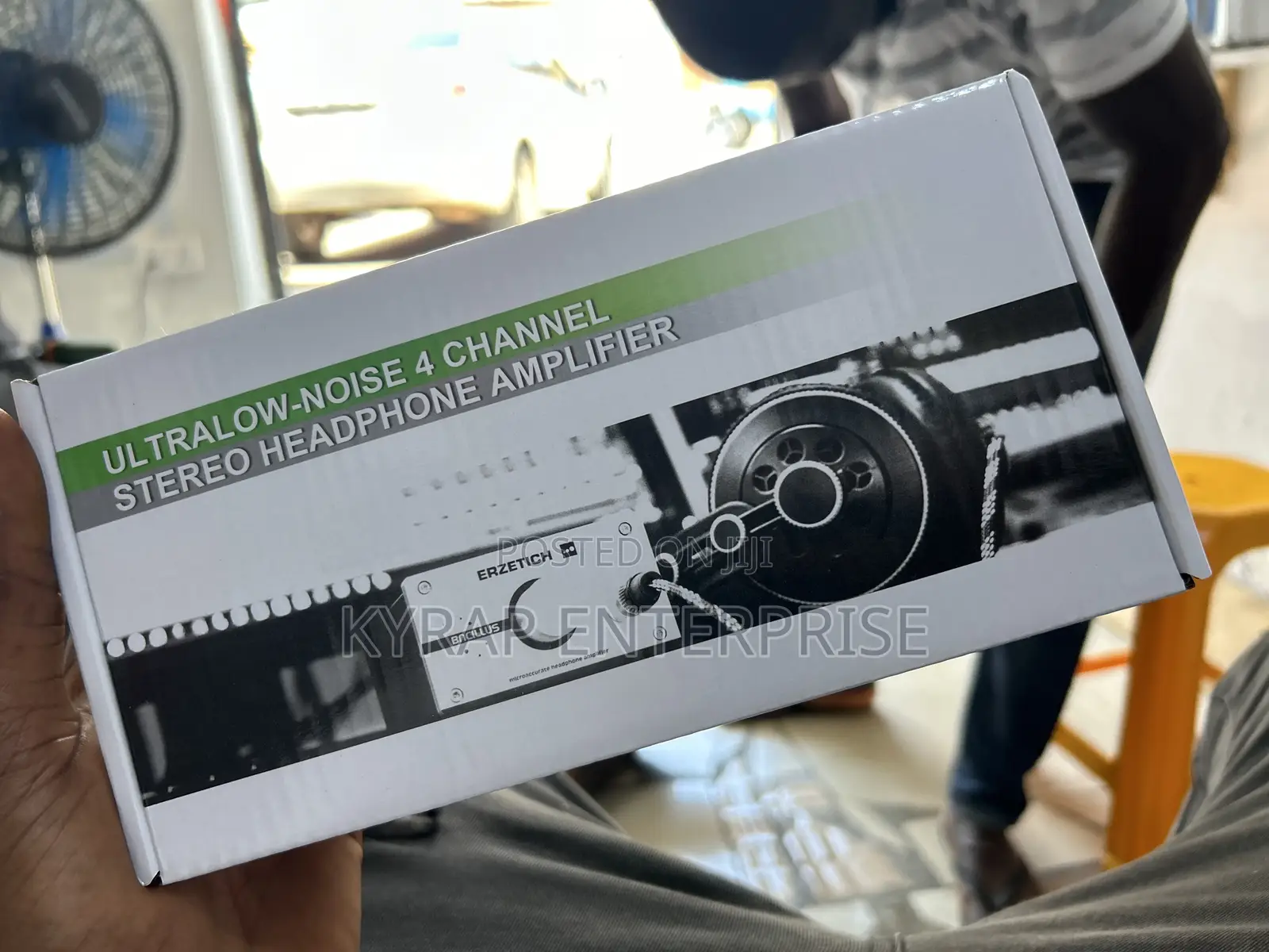 4 Channel HEADPHONES Splitter