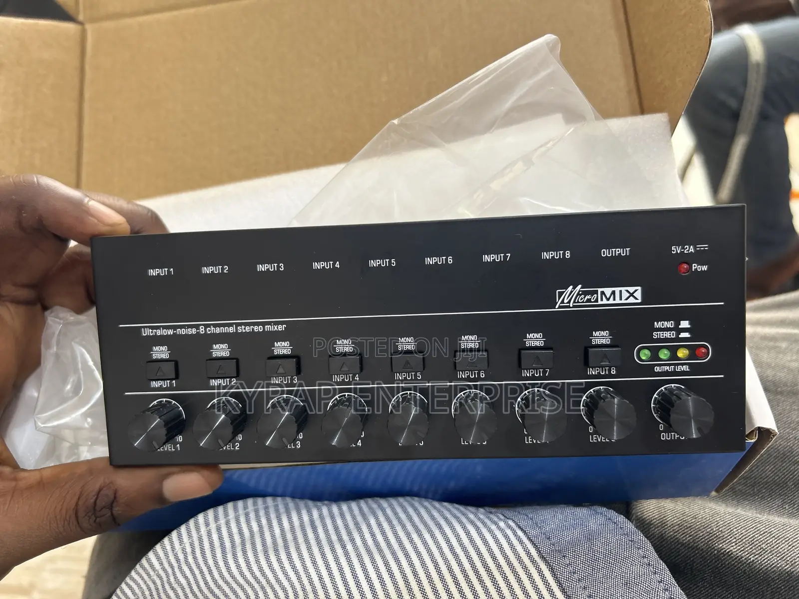 8 Channel Stereo Mixer