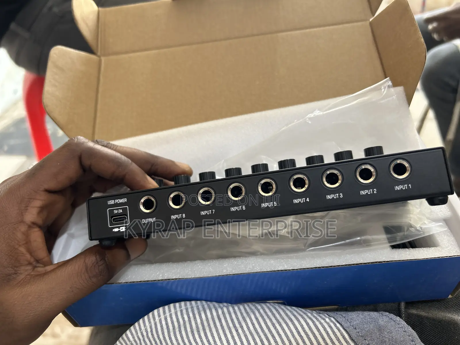 8 Channel Stereo Mixer