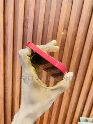 New Apple iPhone 13 128 GB Red