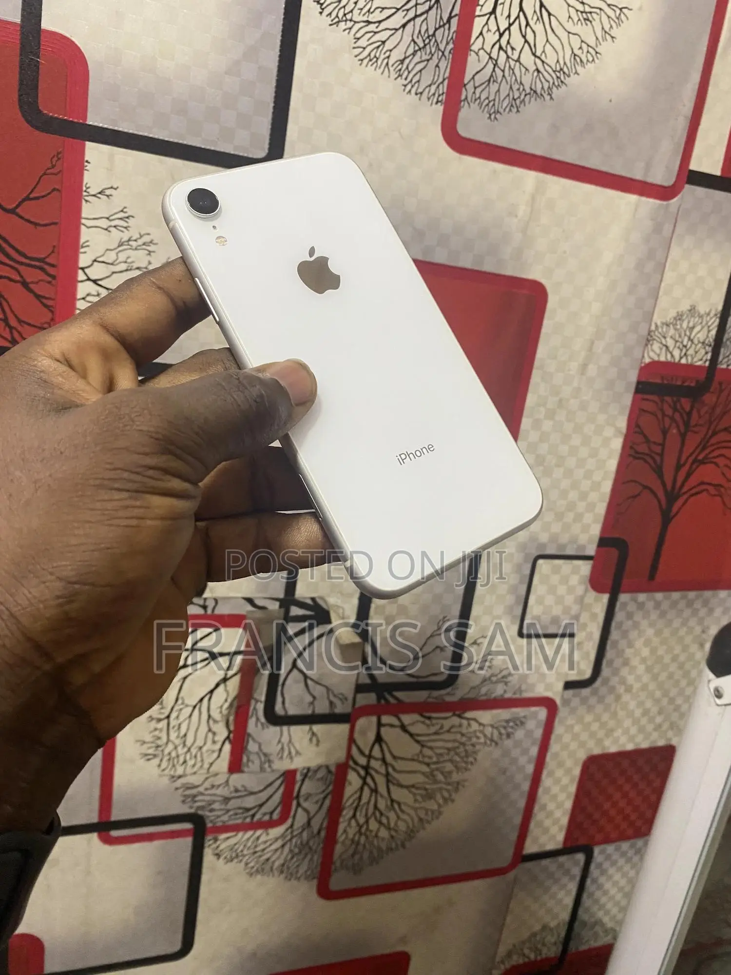 Apple iPhone XR 64 GB White