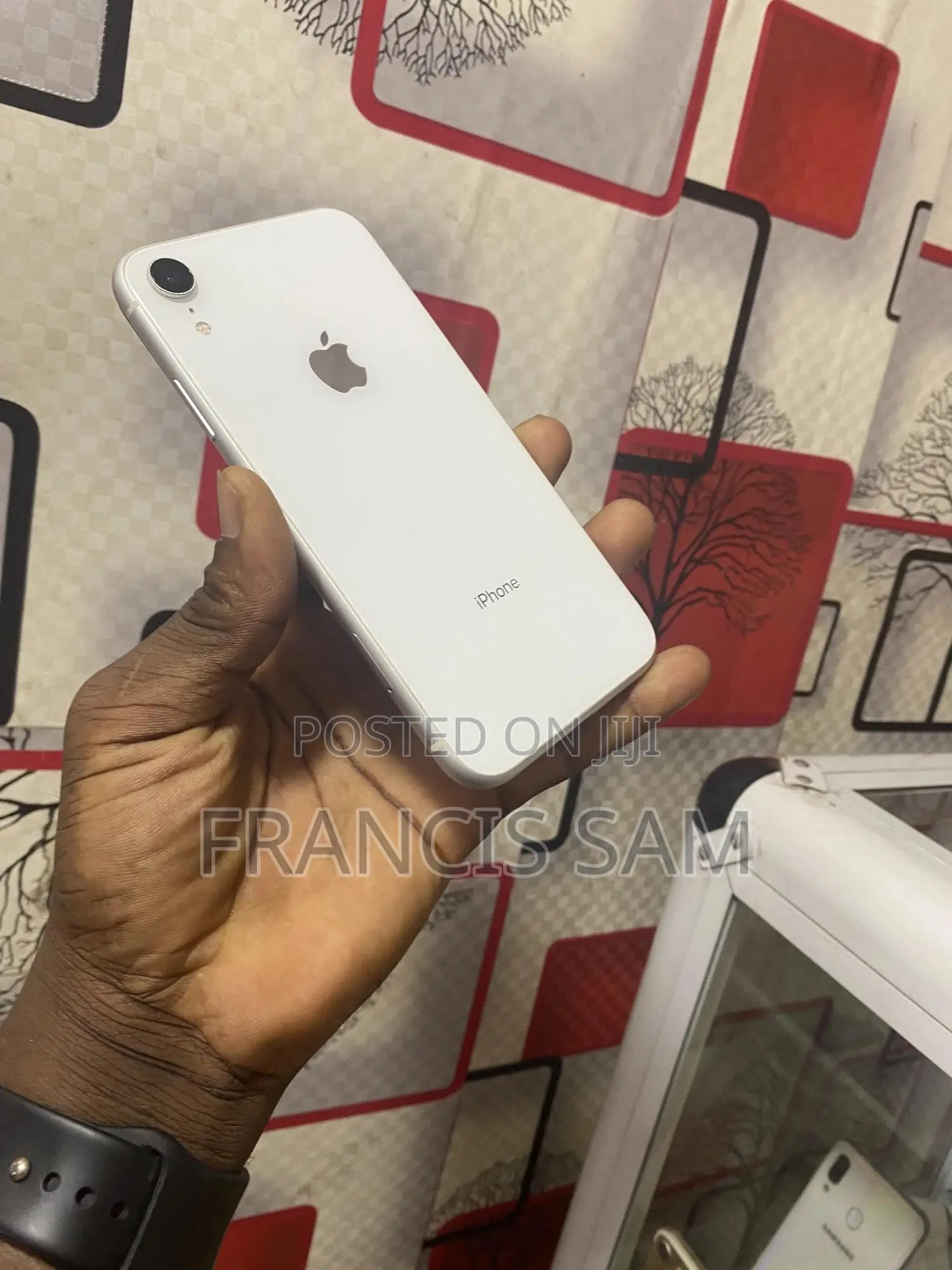 Apple iPhone XR 64 GB White