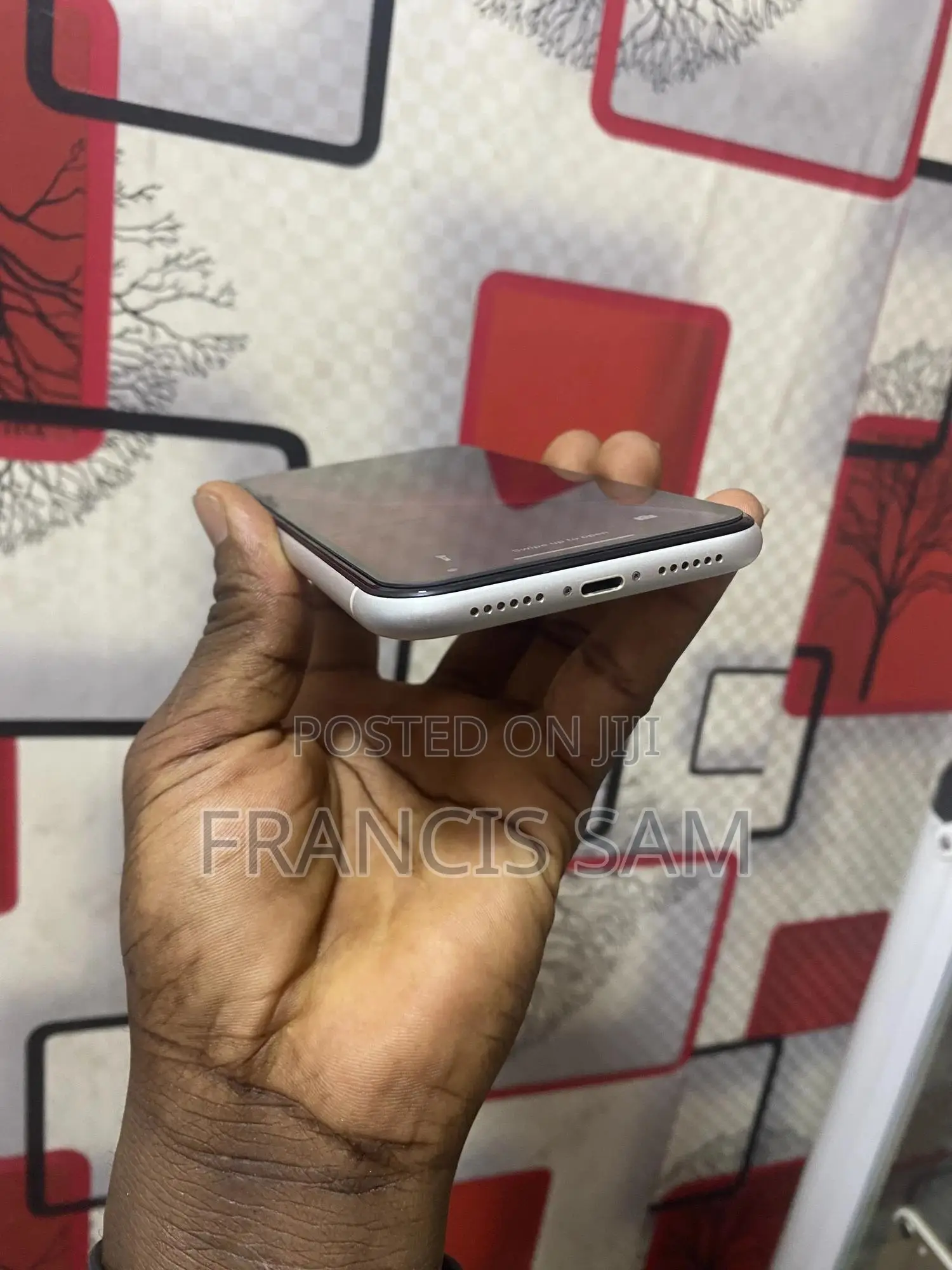 Apple iPhone XR 64 GB White