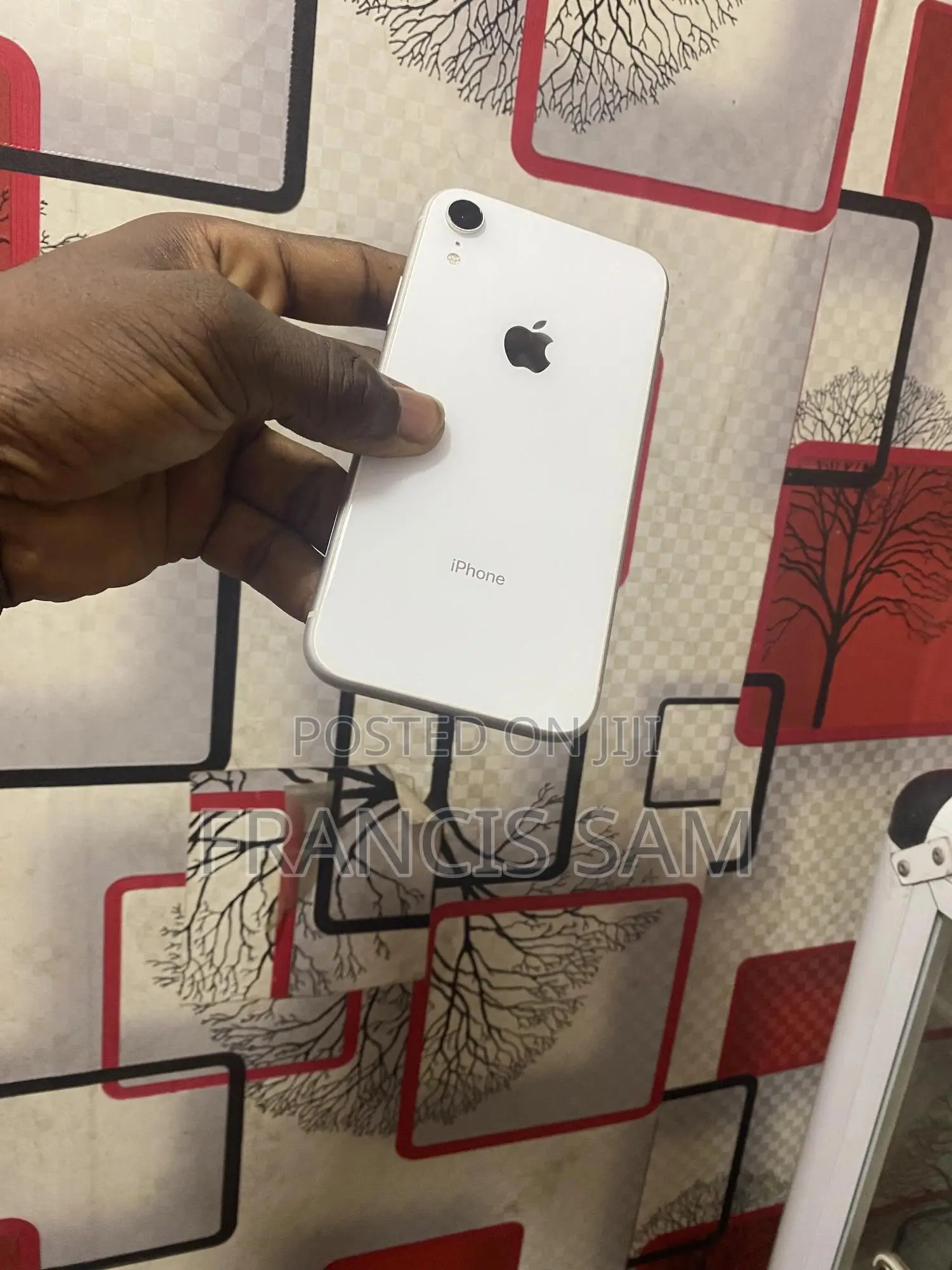 Apple iPhone XR 64 GB White
