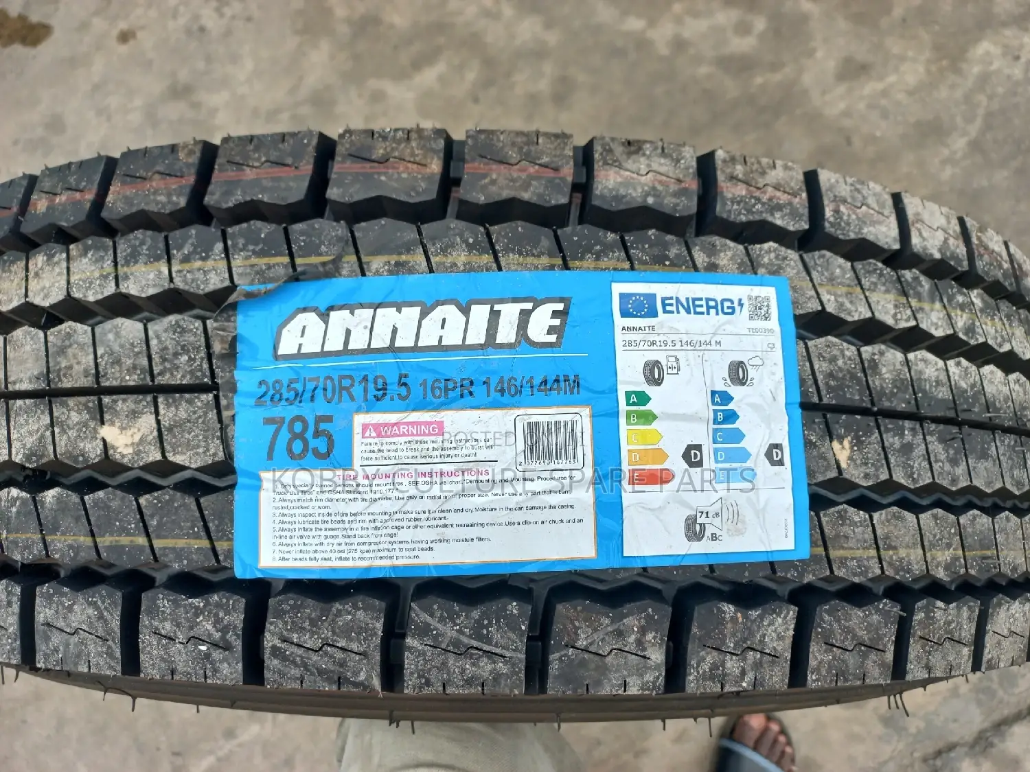 Original Truck Tyres 285/70r19.5 Available
