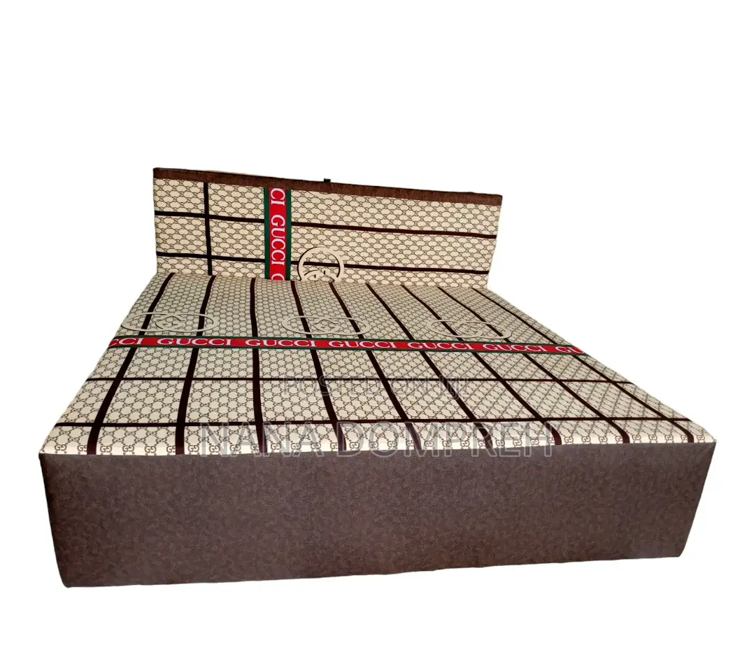 Inbuilt Queen Size Bed