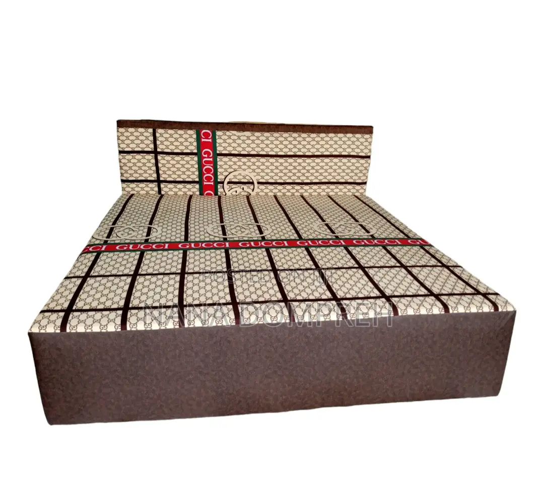 Inbuilt Queen Size Bed