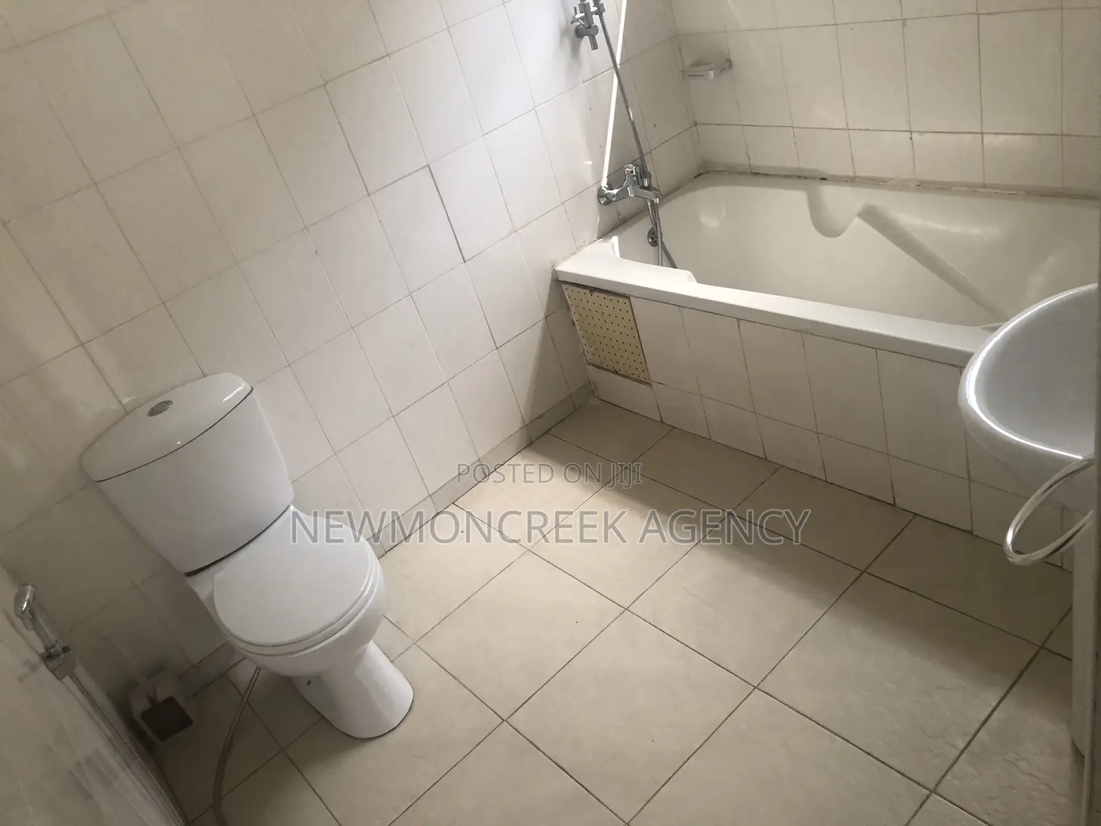 3bdrm Bungalow in Devtraco Estatesc25, Accra Metropolitan for sale