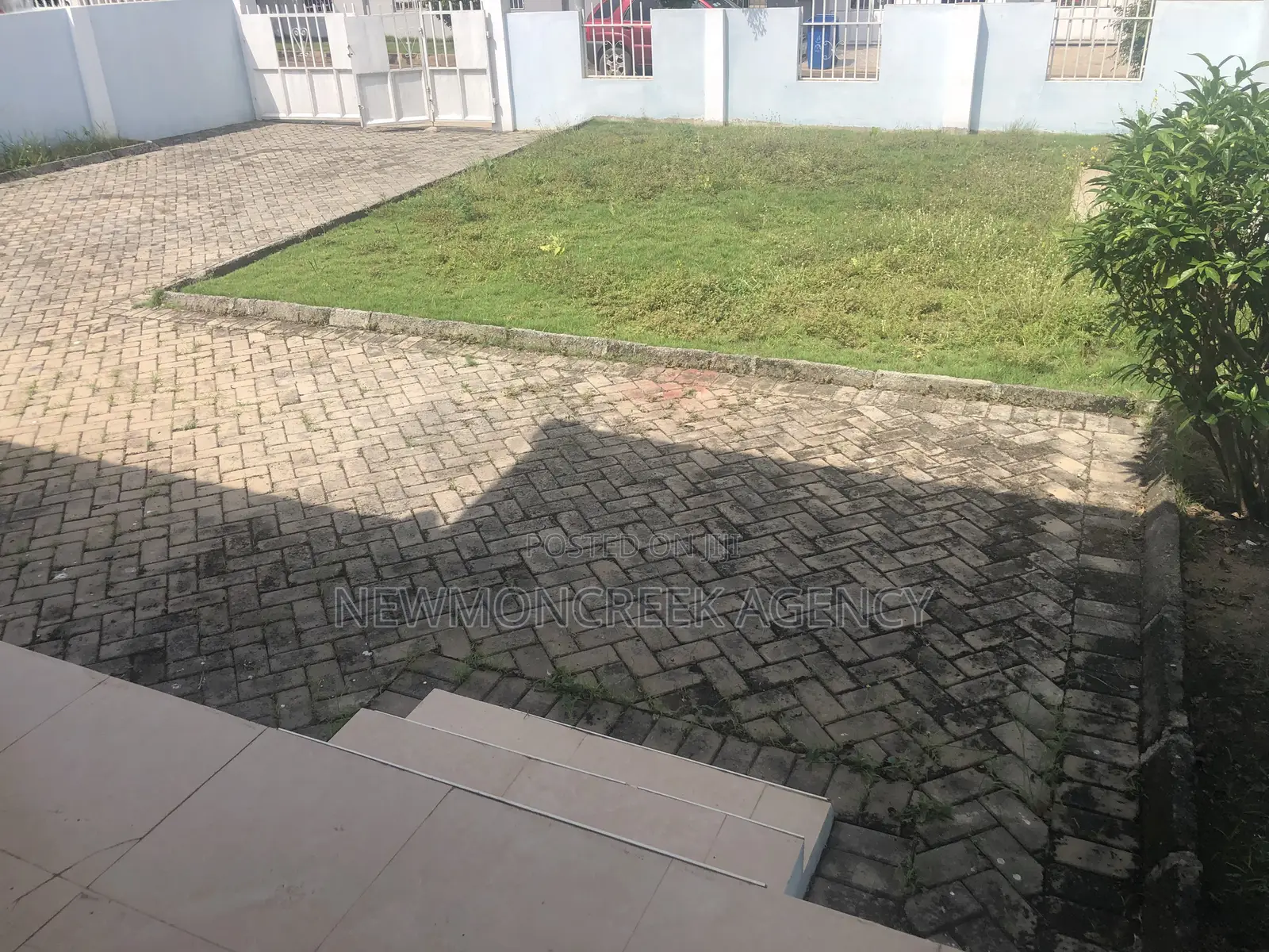 3bdrm Bungalow in Devtraco Estatesc25, Accra Metropolitan for sale