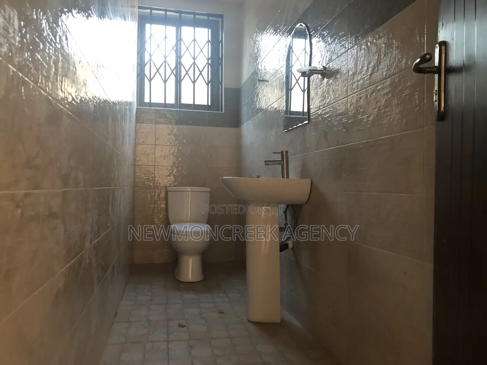2bdrm Apartment in Oyarifa To Aburi, Accra Metropolitan for sale