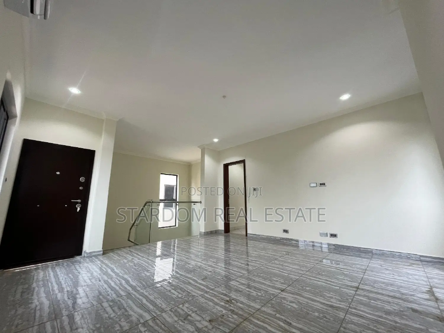 5bdrm Duplex in East Legon for rent
