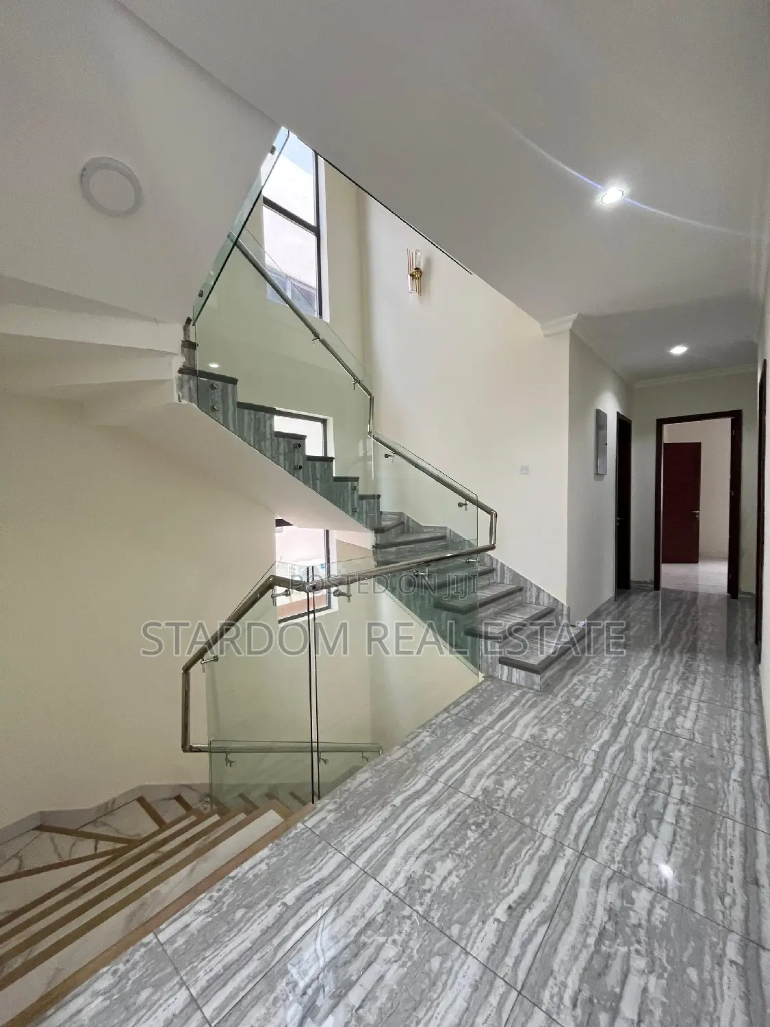 5bdrm Duplex in East Legon for rent