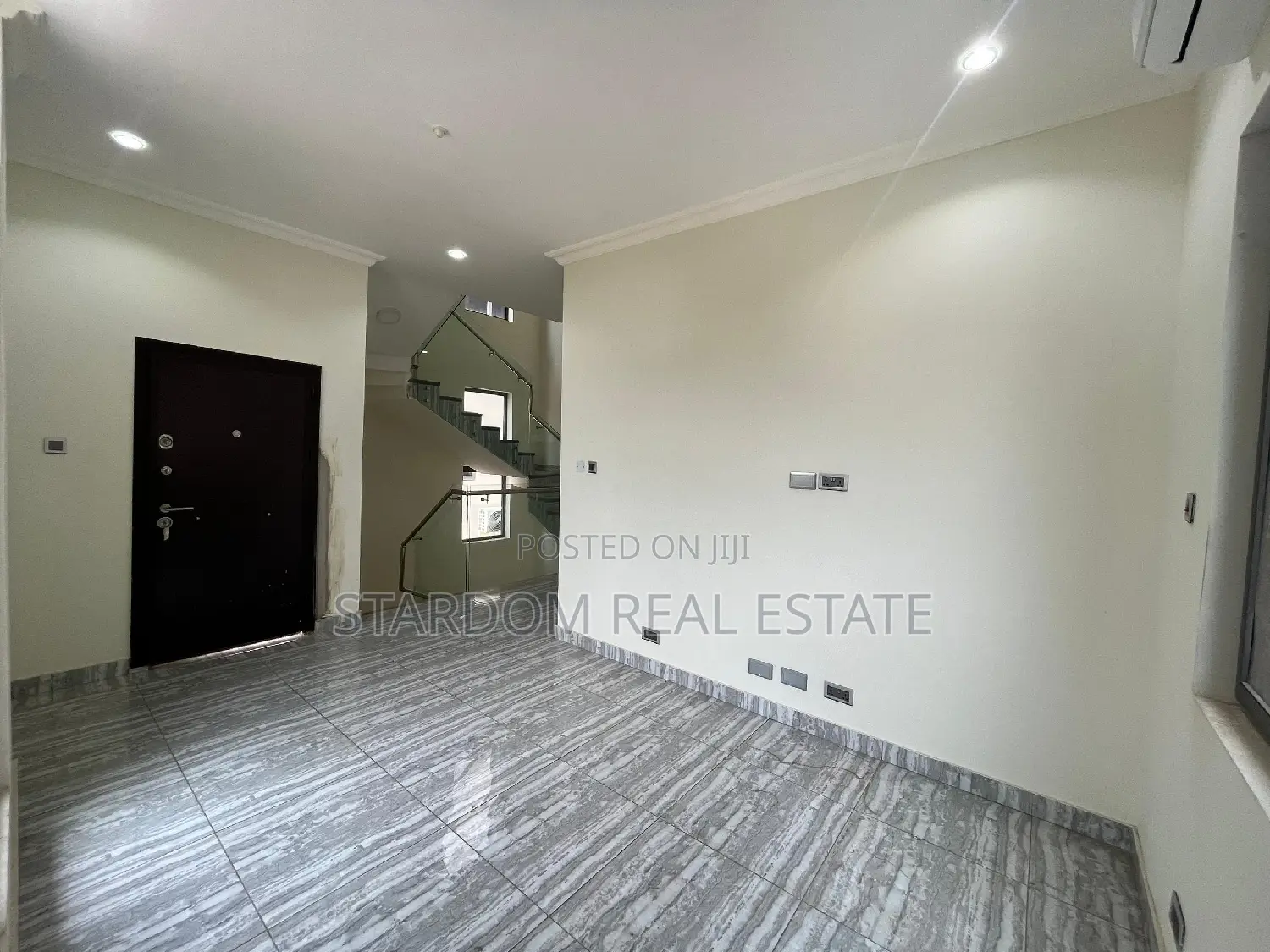 5bdrm Duplex in East Legon for rent