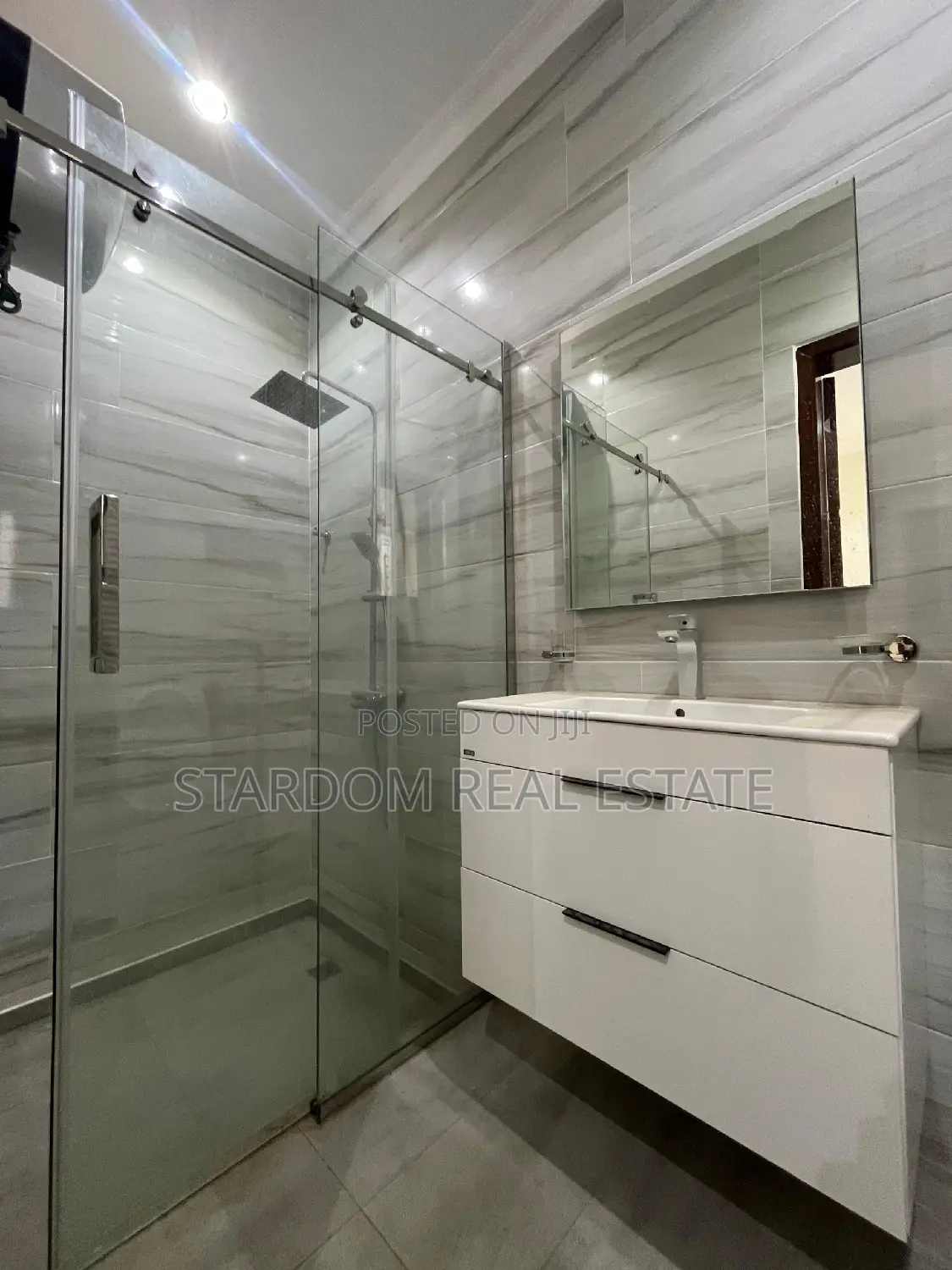 5bdrm Duplex in East Legon for rent