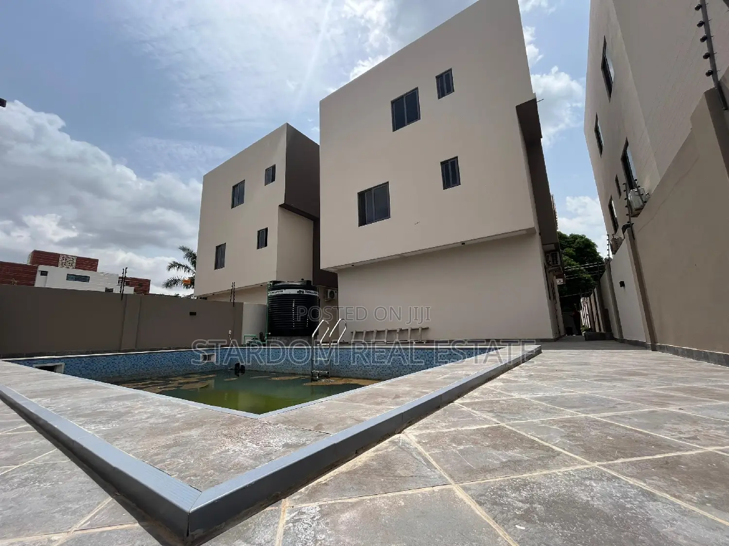 5bdrm Duplex in East Legon for rent
