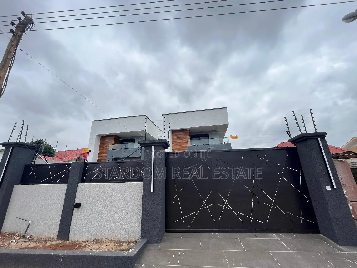 4bdrm Duplex in East Legon for rent
