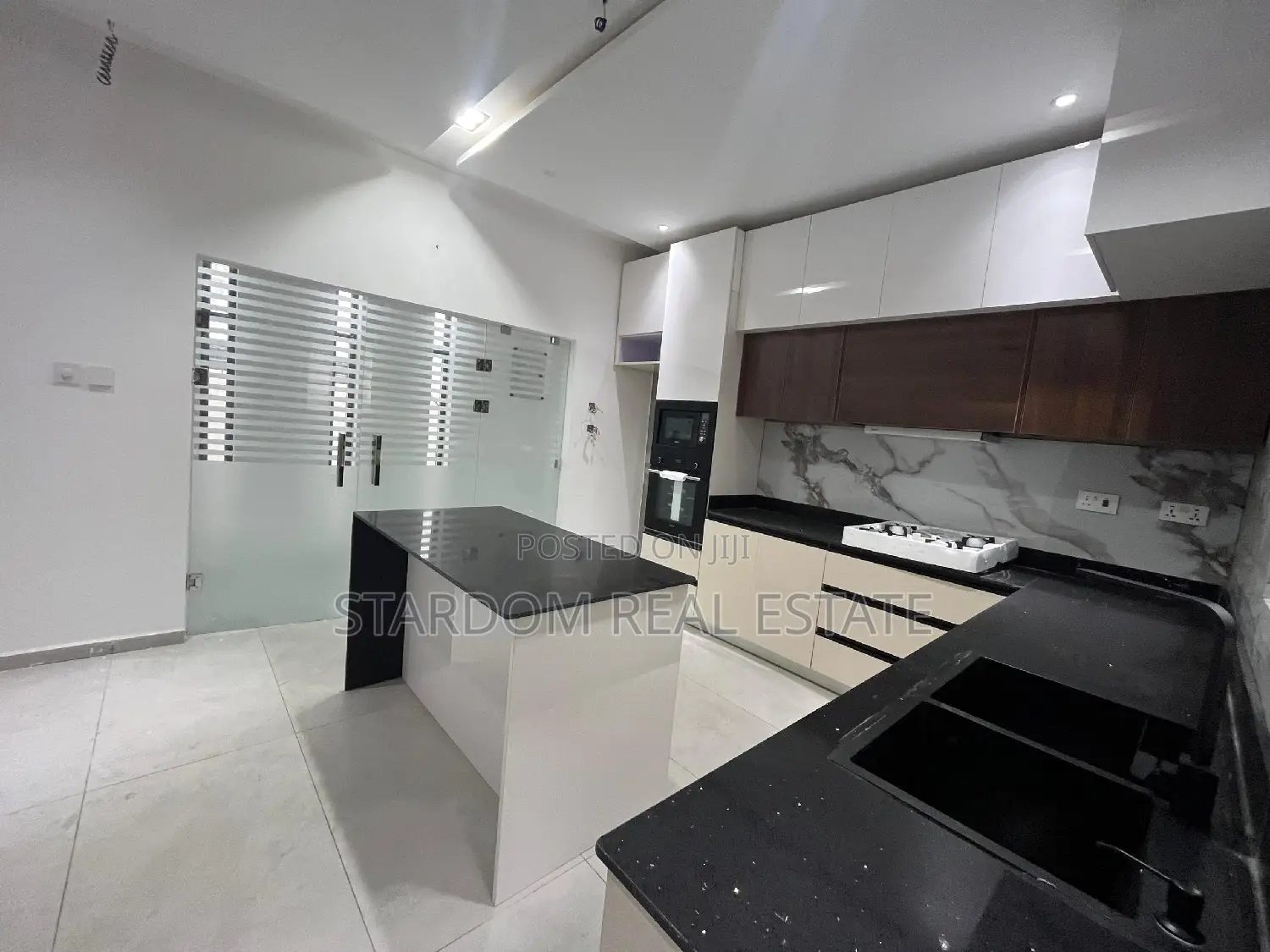 4bdrm Duplex in East Legon for rent