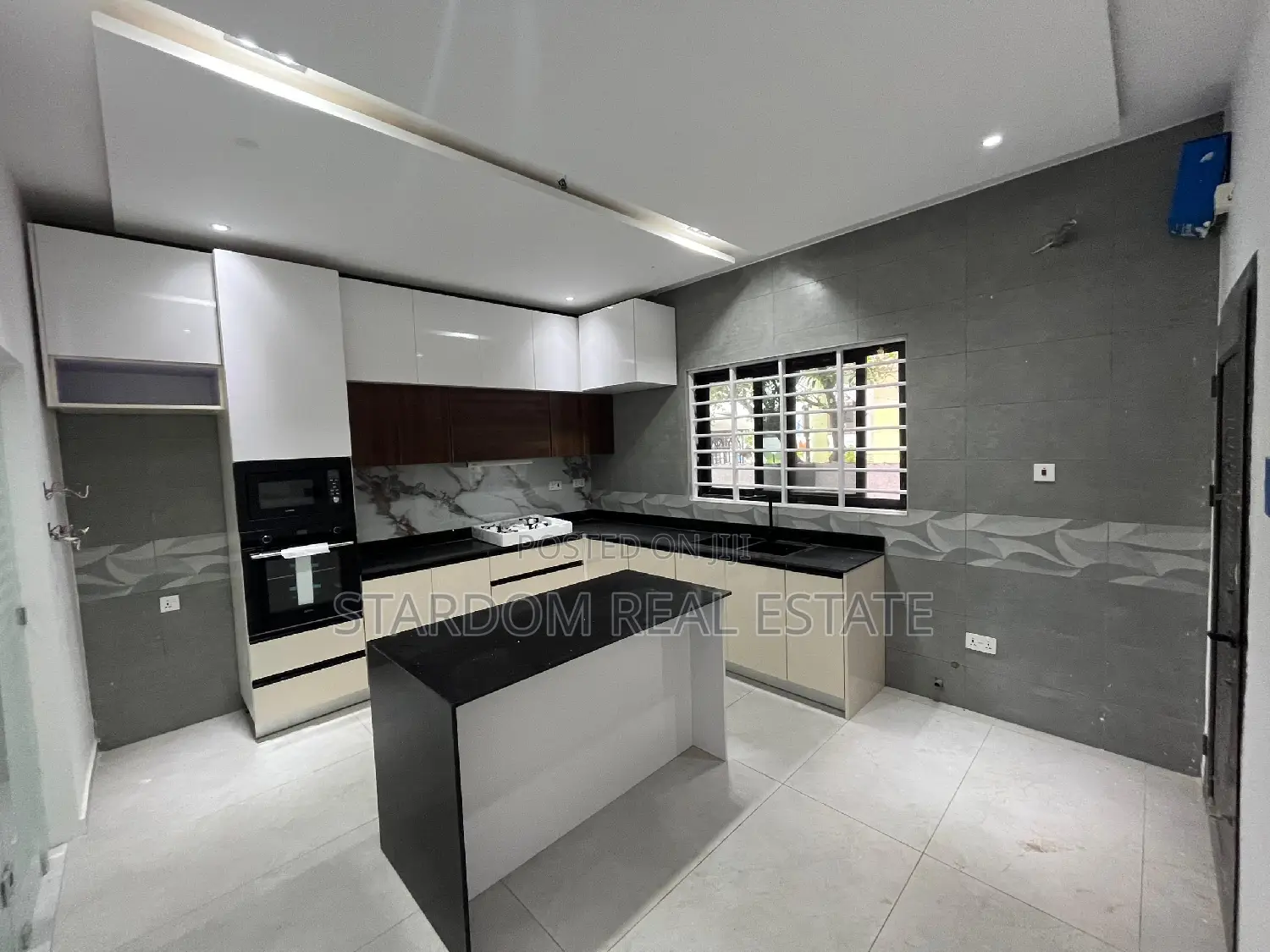 4bdrm Duplex in East Legon for rent