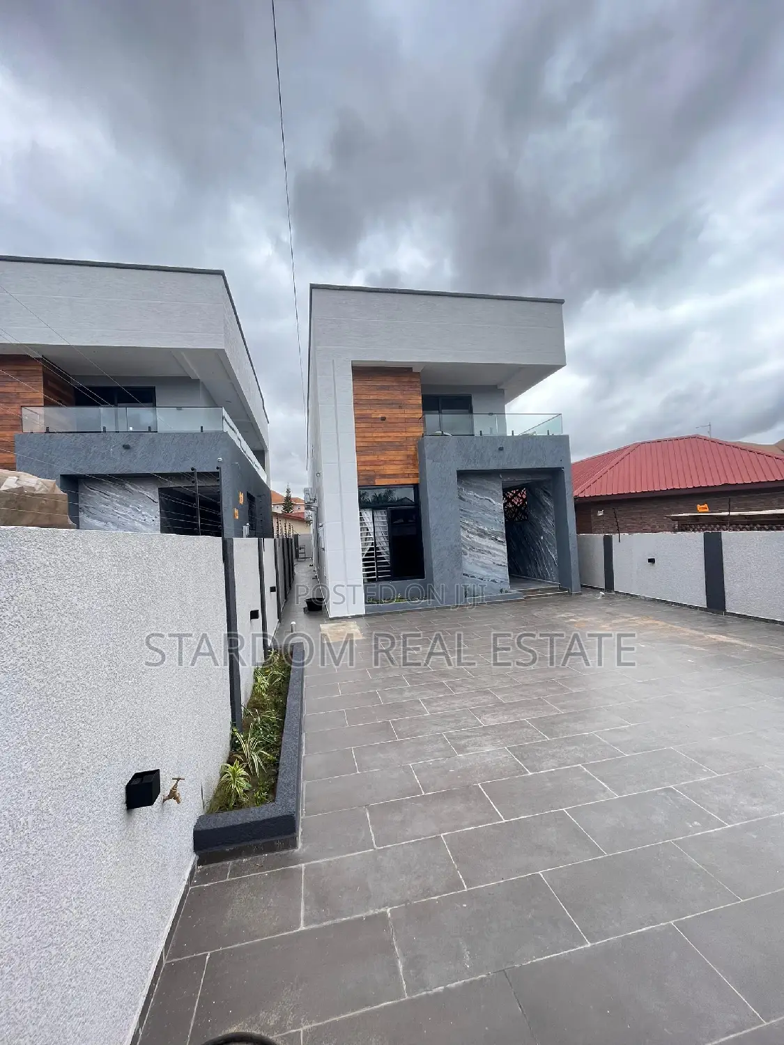 4bdrm Duplex in East Legon for rent