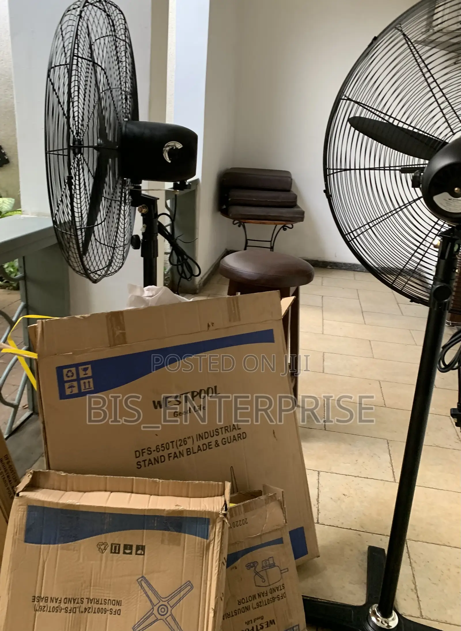 Westpool Industrial Standing Fan 26”