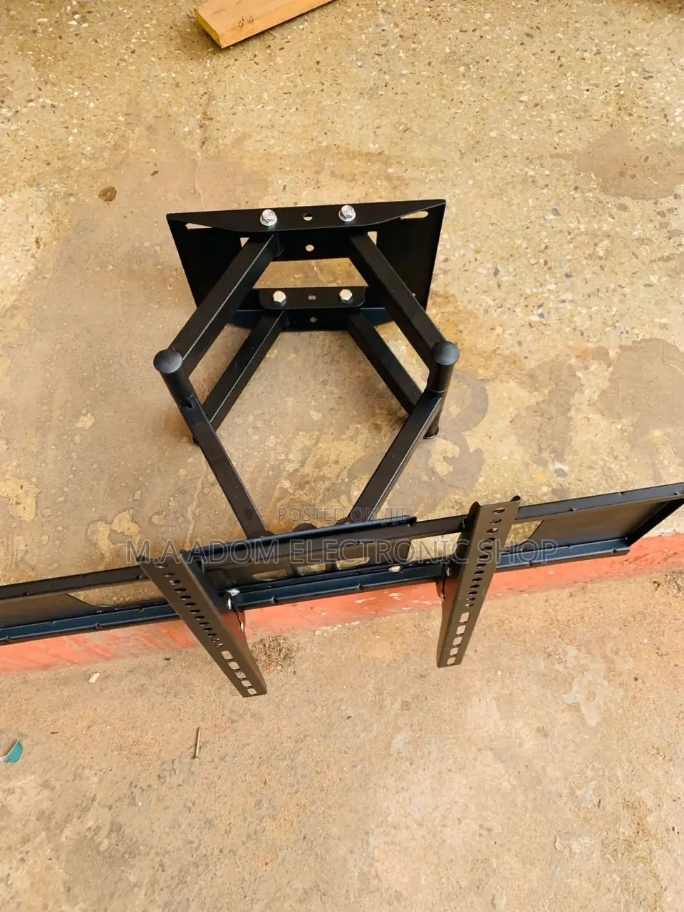 Corner Wall Mount for Television Between 32”-80” Inch.