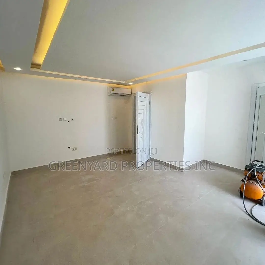 2bdrm Townhouse/Terrace in Ashaley Botwe for sale