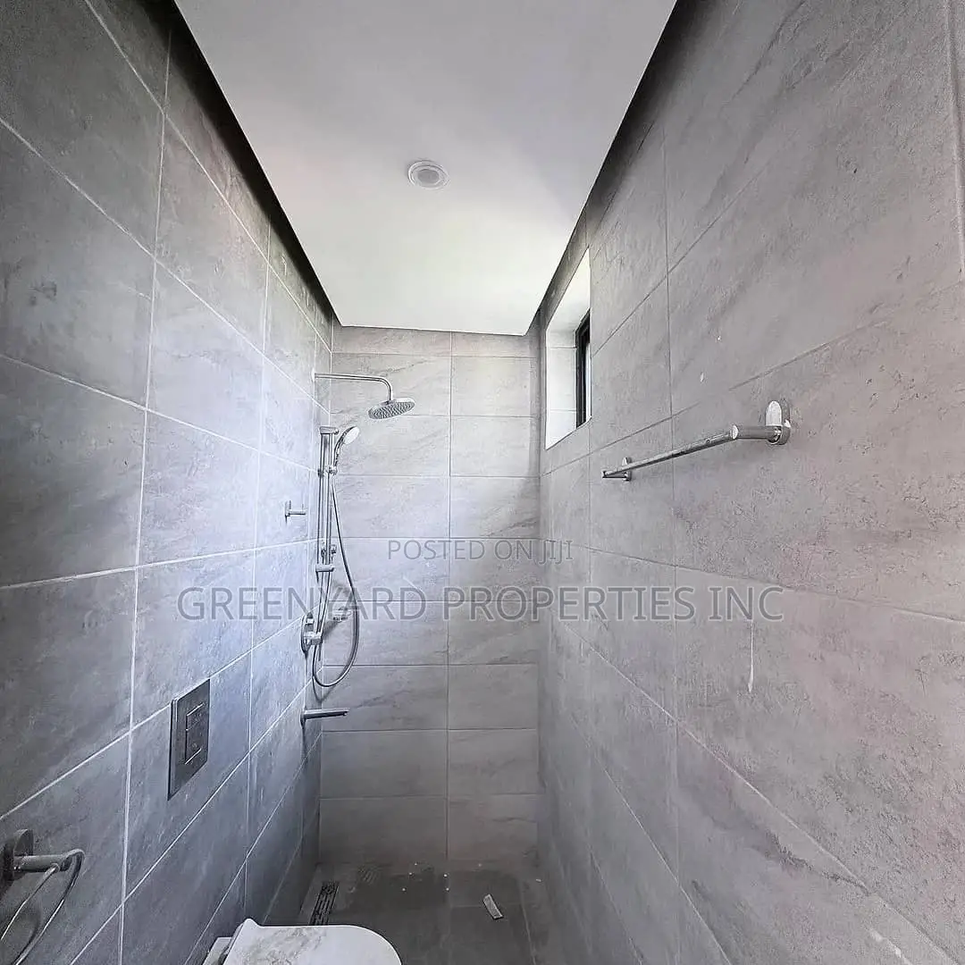 2bdrm Townhouse/Terrace in Ashaley Botwe for sale