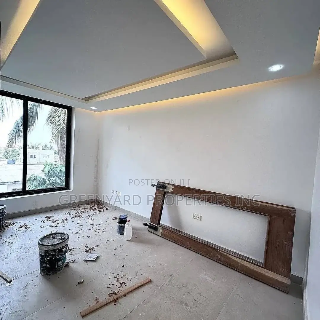 2bdrm Townhouse/Terrace in Ashaley Botwe for sale