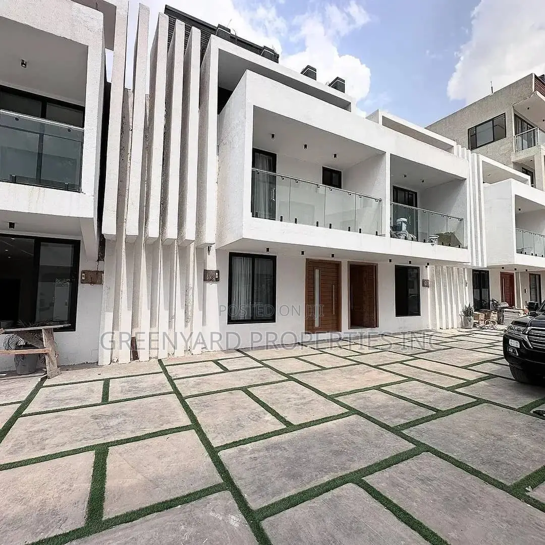 2bdrm Townhouse/Terrace in Ashaley Botwe for sale