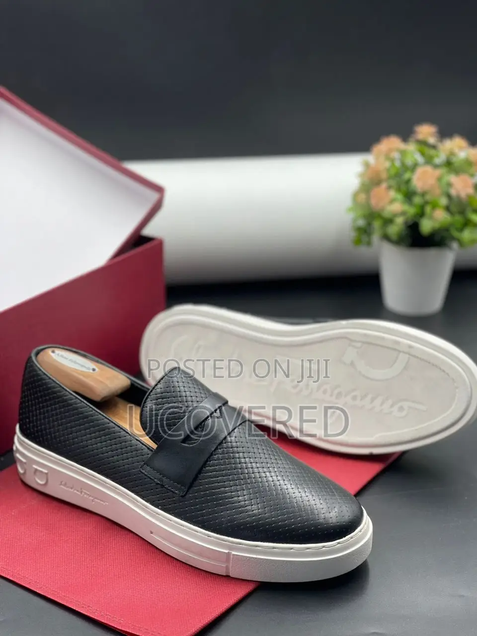Ferragamo Low Black Leather Sneakers