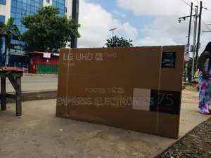 UHD Smart 75”UR8000 Glossy Screen Slim Tv.