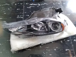 Toyota RAV4 2013- 2016 Headlight