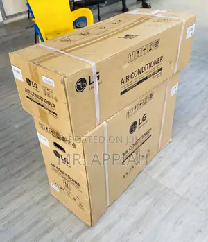 1.5hp LG Split Type Air Conditioner(White).