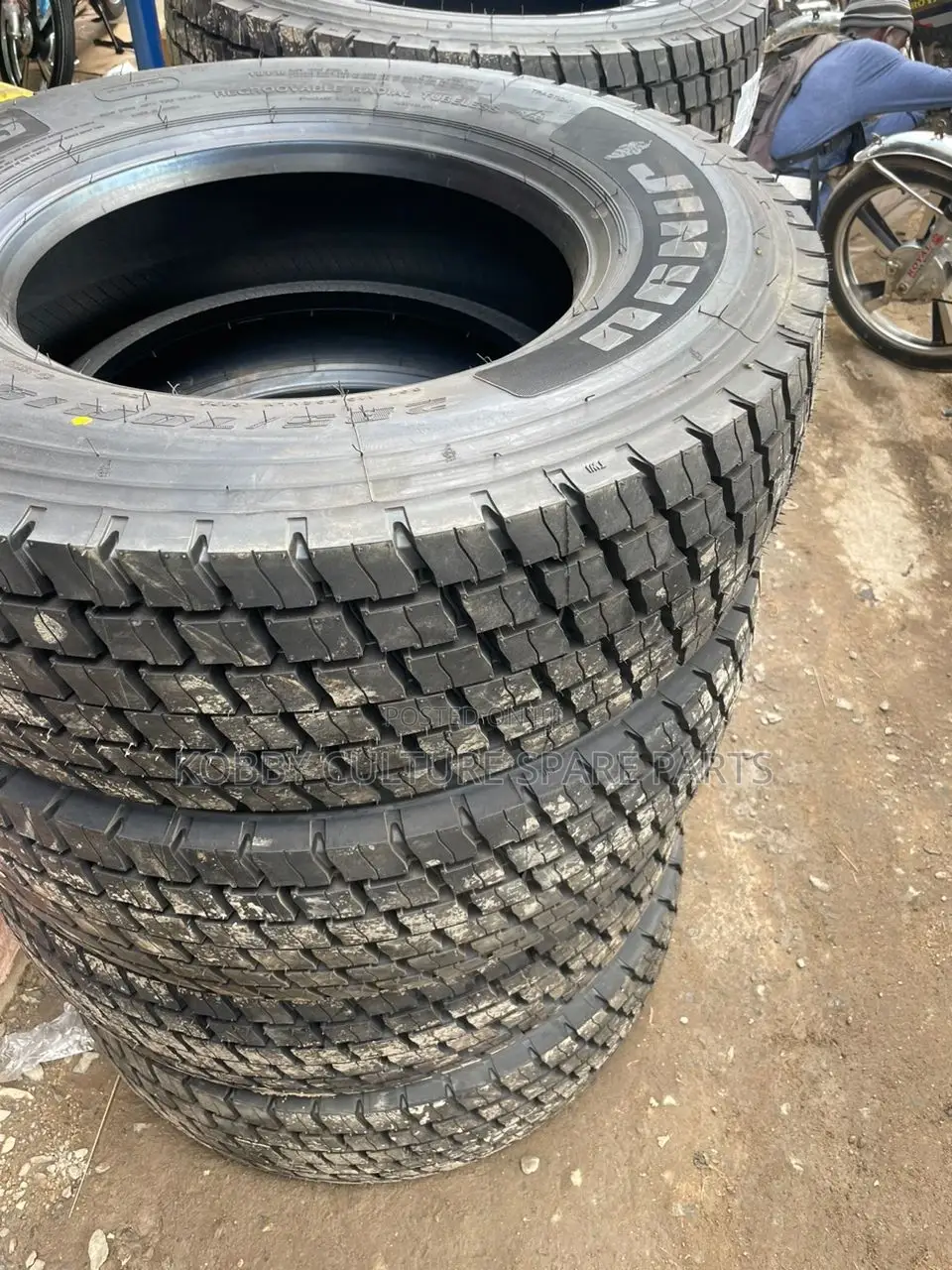 Original Rough Tyres 285/70 R19.5 for Kia Rhino