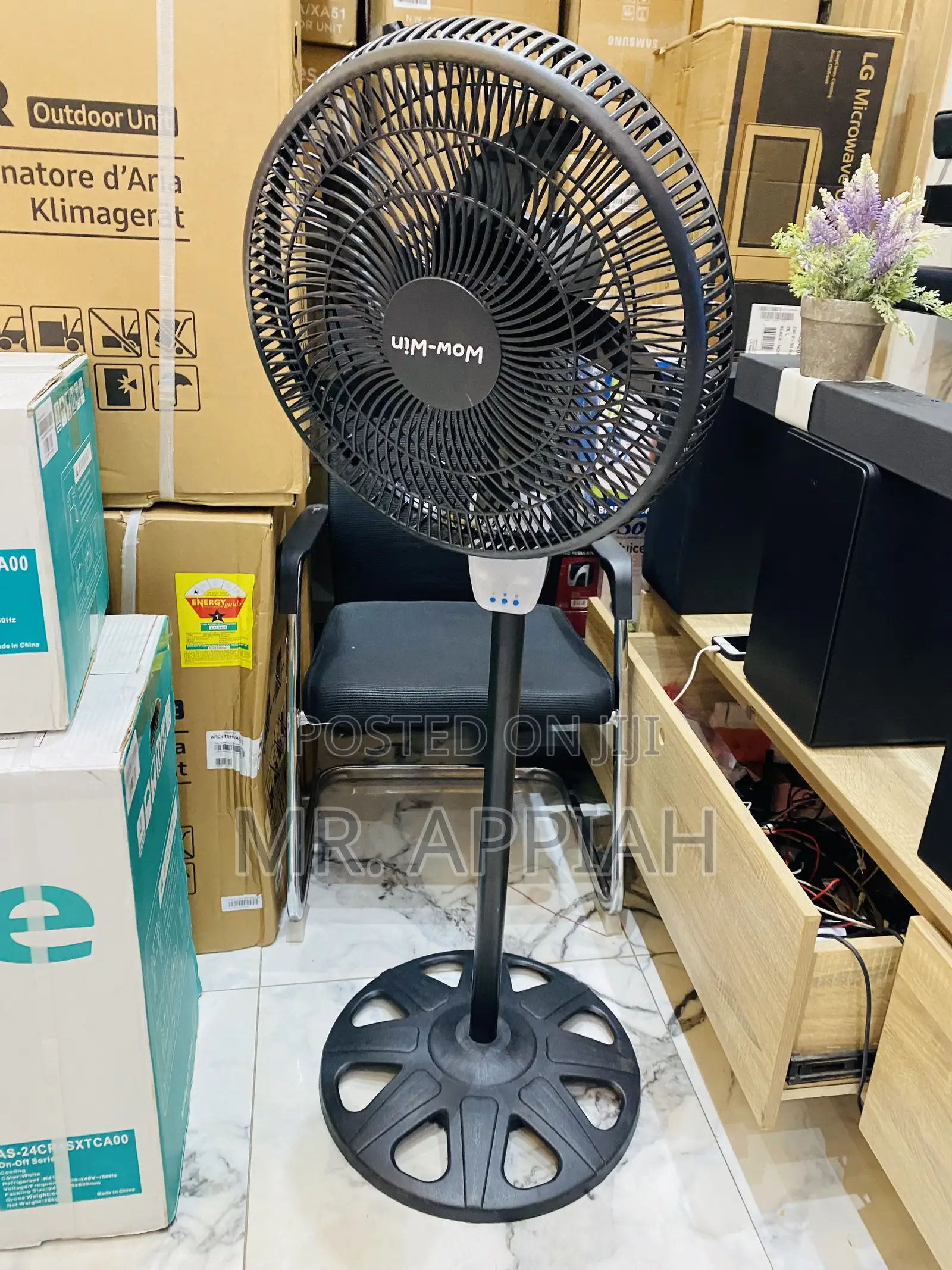Energy Saving Wow Win Rechargeable Fan 17.2(Black).