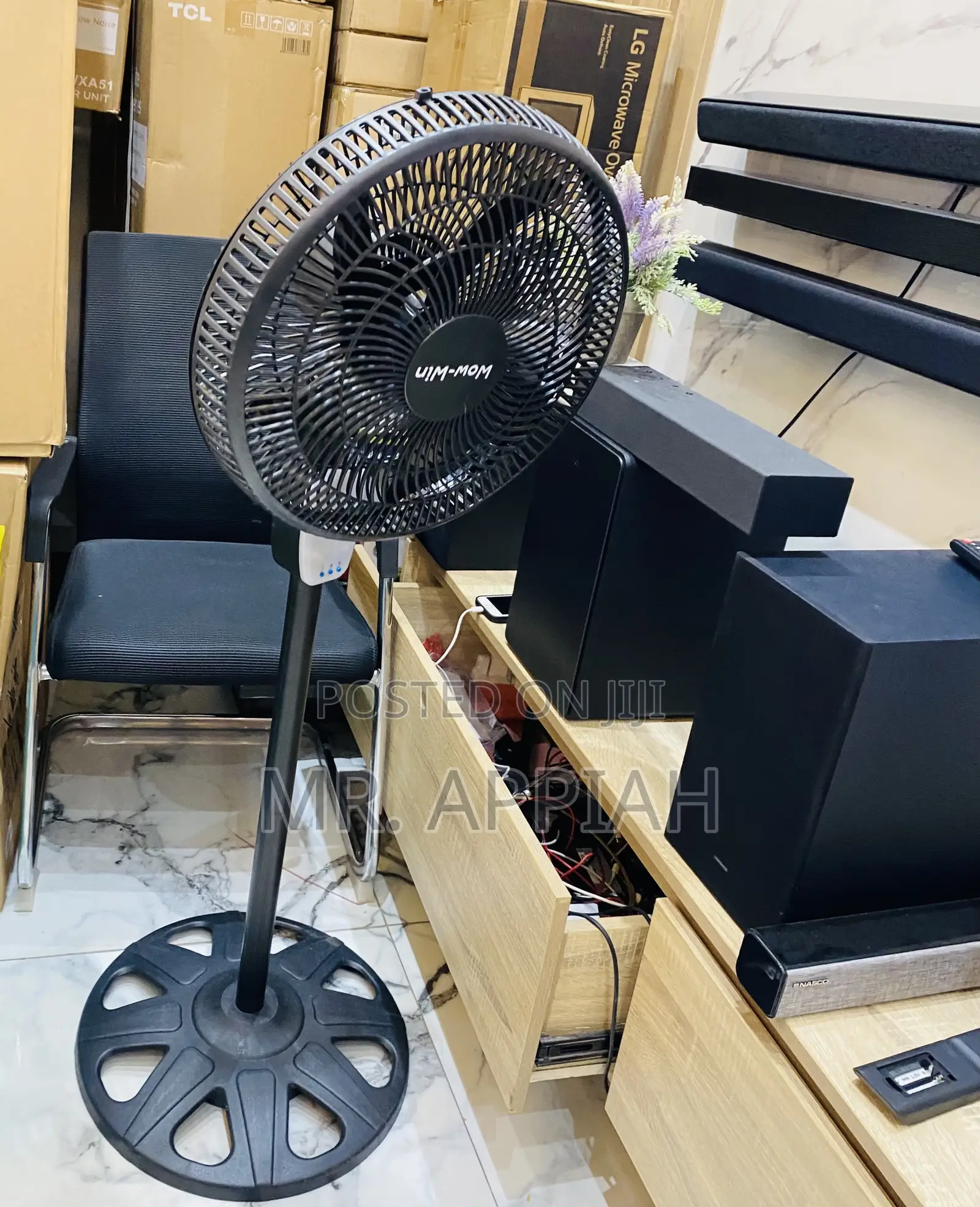 Energy Efficient Wow Win Rechargeable Fan 17.2.