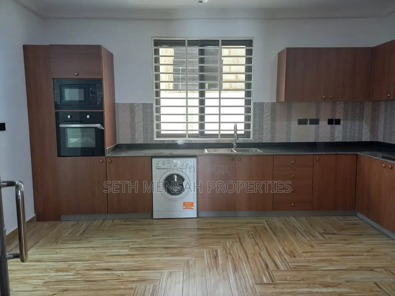 Furnished 4bdrm Apartment in Ayi Mensah, Accra Metropolitan for sale